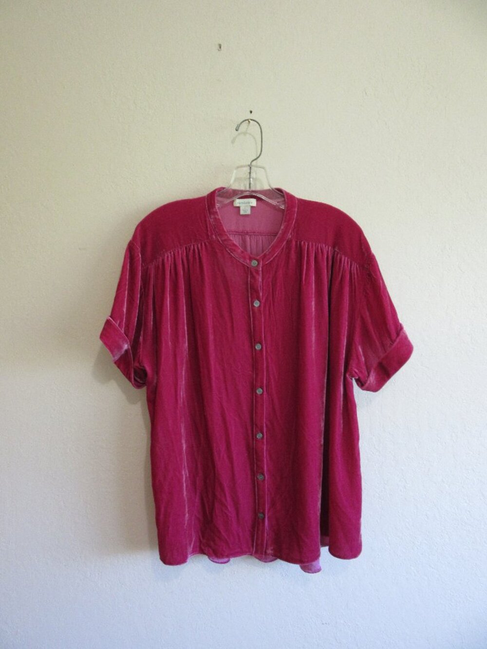 SUNDANCE Pink Velour L Short Sleeve Button Closure Dressy Blouse